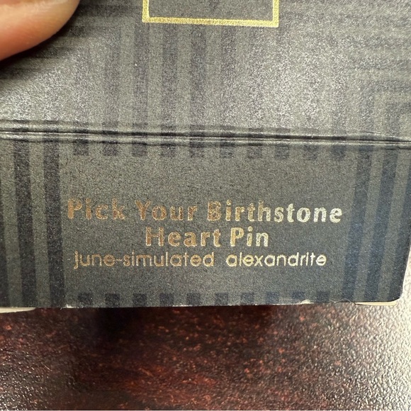 Avon Goldtone Heart Flower Pin with Openwork Design June birthstone NIB - Picture 3 of 6